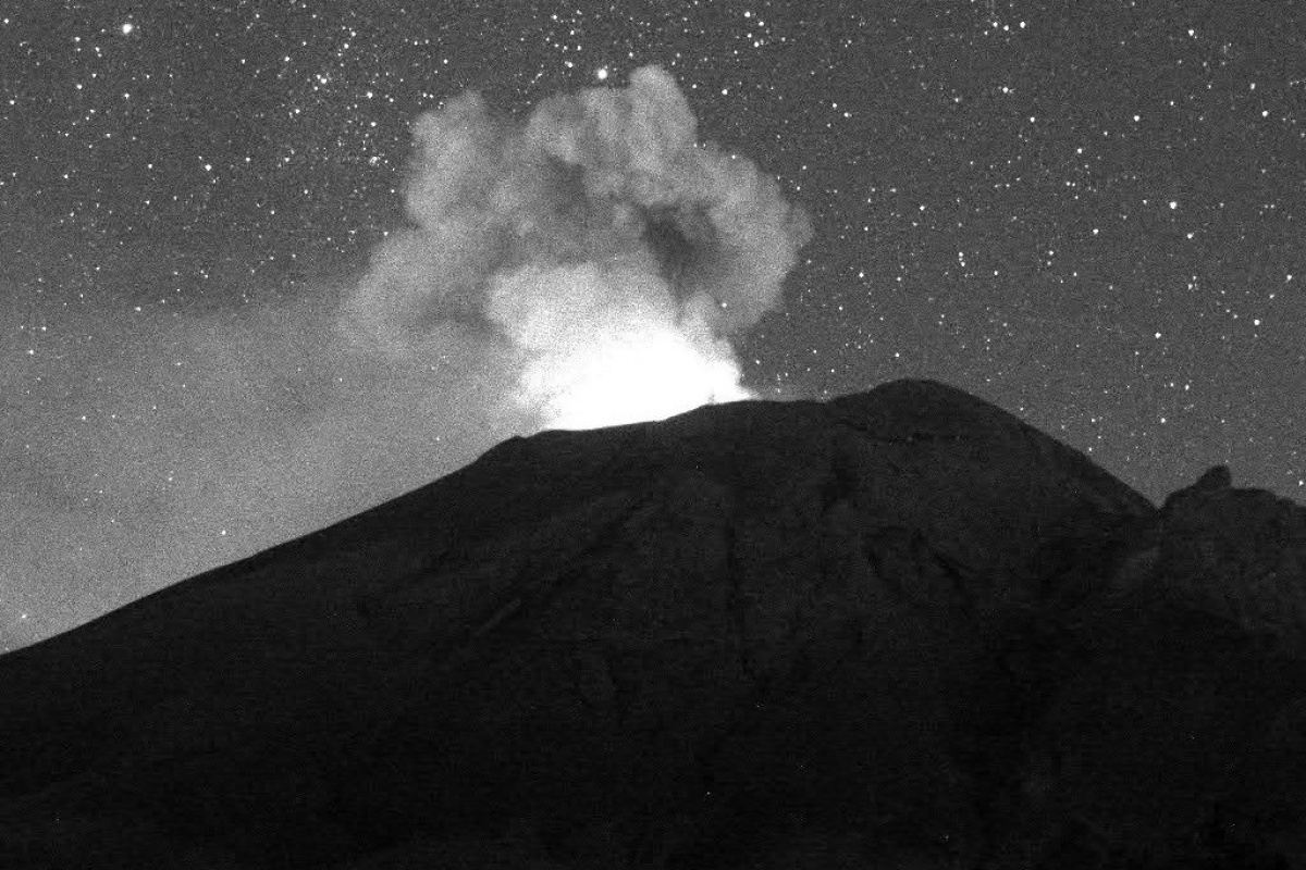 Popocatepetl Yanardağı'nda patlamalar devam ediyor