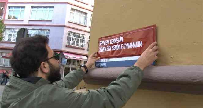 Kadıköy’de genç grafiker sanatını tabelalara taşıdı