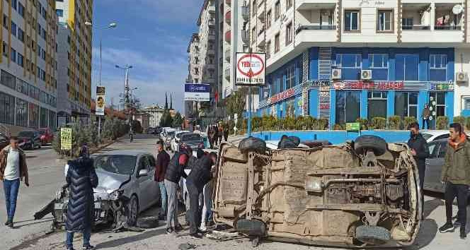 Kilis’te zincirleme kaza: 3 yaralı
