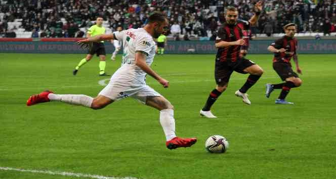 Spor Toto Süper Lig: GZT Giresunspor: 0 - Fatih Karagümrük: 1 (İlk yarı)