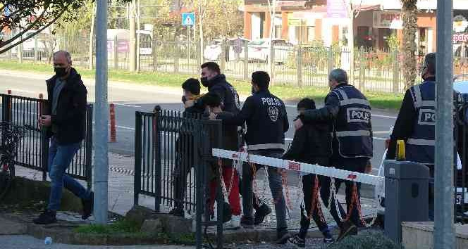 Çaldıkları otomobil ile İstanbul’a kaçan 3 çocuk adliyeye sevk edildi