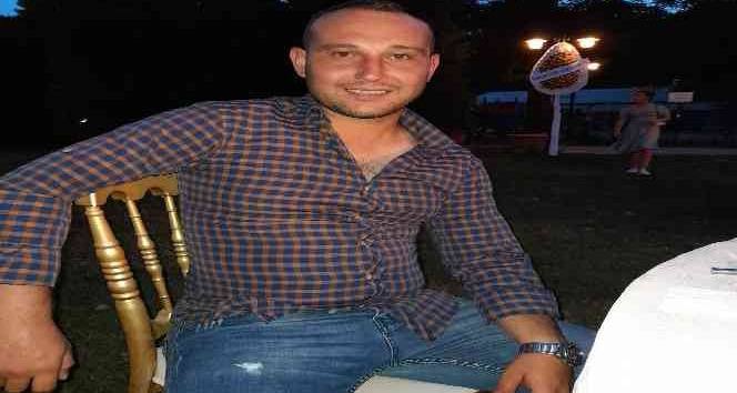 Motosikletiyle ağaca çarpıp öldü