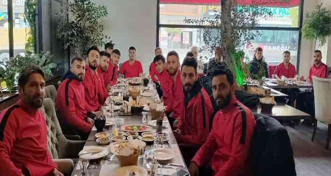 Cevahir Kafe Restoran’dan Van Gölüspor’a moral kahvaltısı