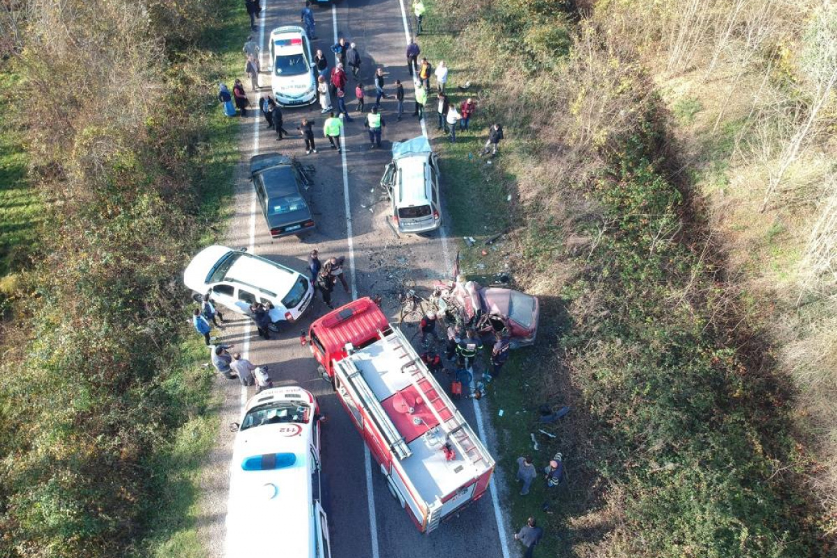 Sinop'ta zincirleme kaza: 2 ölü, 3 yaralı