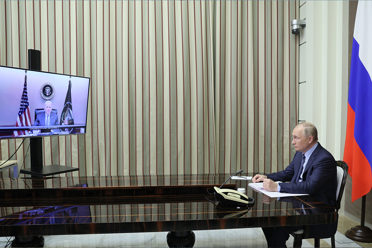 ABD Başkanı Joe Biden ile Rusya Devlet Başkanı Vladimir Putin arasında kritik görüşme