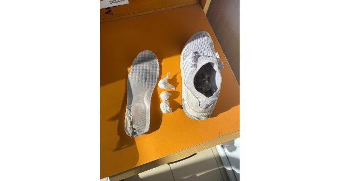 Tutuklanan şahıs cezaevine giderken uyuşturucuyla yakalandı