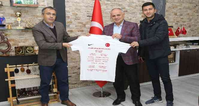 Türkiye Ampute Futbol Milli Takımı’ndan Yahyalı’ya anlamlı hediye