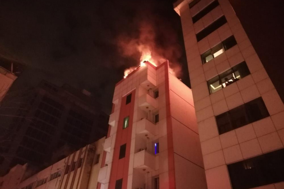 İzmir'de 5 katlı otelde yangın paniği, müşteriler tahliye edildi
