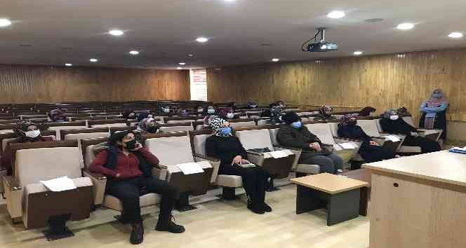 Kadın çiftçilere ev ekonomisi ve girişimcilik eğitimi verildi