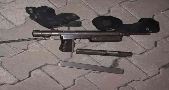 Polisin durdurduğu araçtan otomatik silah çıktı