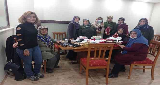 Kitre bebek yaparak hem meslek öğreniyorlar, hem de boş zamanlarını değerlendiriyorlar