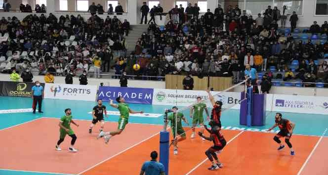 Efeler Ligi: Bingöl Solhan Spor: 0 - Ziraat Bankkart: 3