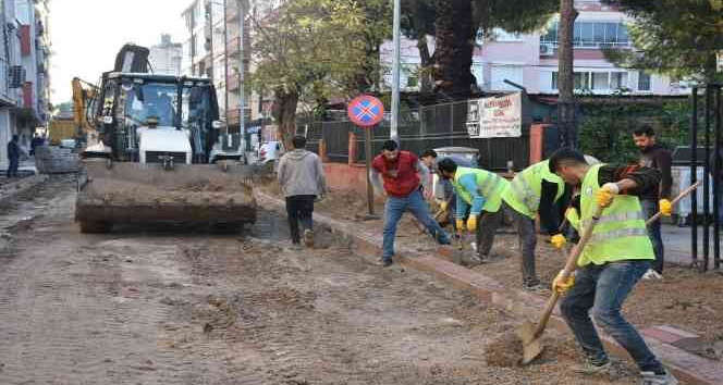 Edremit Belediyesi yol seferberliği başlattı