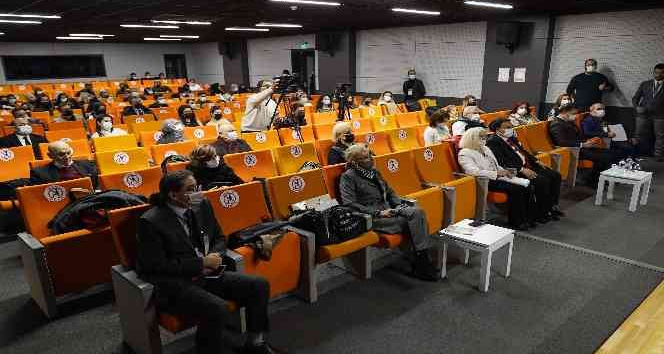 Prof. Dr. Çobanoğlu: "Aktarlar da diplomalı olmalı"