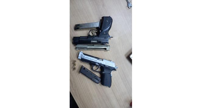 Kırklareli’nde durdurulan otomobilde tabanca ele geçirildi