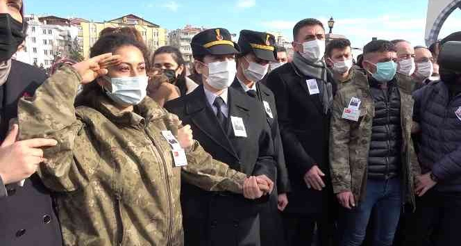 Şehit nişanlısının üniformasını giydi, asker selamıyla uğurladı