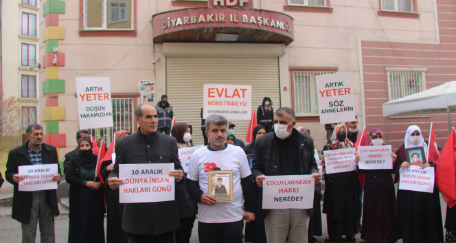 Evlat nöbetindeki ailelerden İnsan Hakları Gününde HDPye tepki