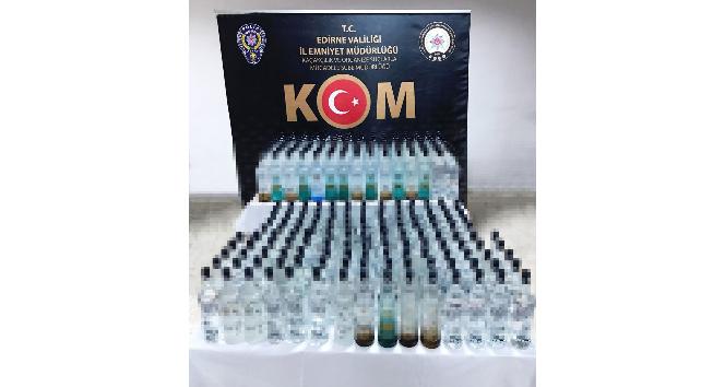 Edirne’de durdurulan otomobilde 260 şişe kaçak içki yakalandı