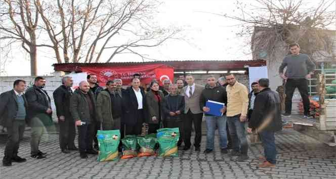 Iğdır’da mera ıslahından dolayı çiftçilere yem tohumu desteği
