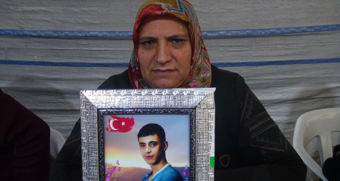 Diyarbakırda anne ve babaların evlat nöbeti 832inci gününde devam ediyor