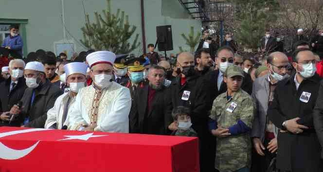 Şehit Aksöz son yolculuğuna uğurlandı