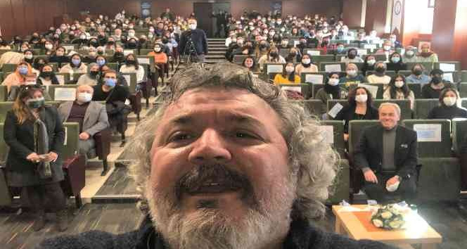 Yönetmen Müfit Can Saçıntı: "Hayallerinizden vazgeçmeyin"