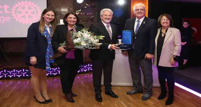 Başkan Erdem’e ’Vizyoner Başkan’ ödülü