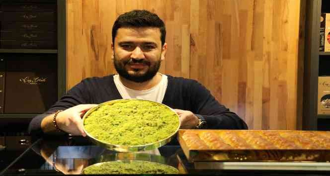 Altın tepside baklava 2,5 milyon lira