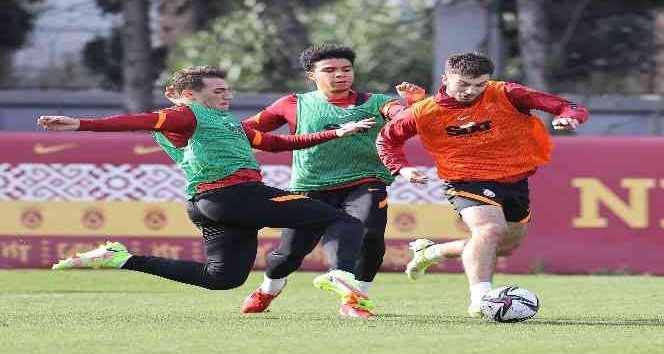 Galatasaray’da Marcao ile Cicaldau kamp kadrosunda