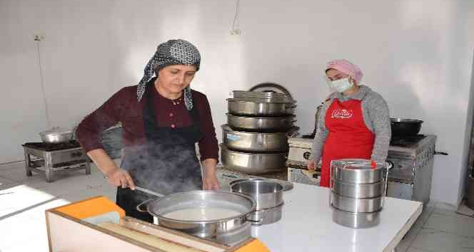 Şırnak’ta 4 yıllık proje sayesinde 300 aile sıcak aşa ulaştı