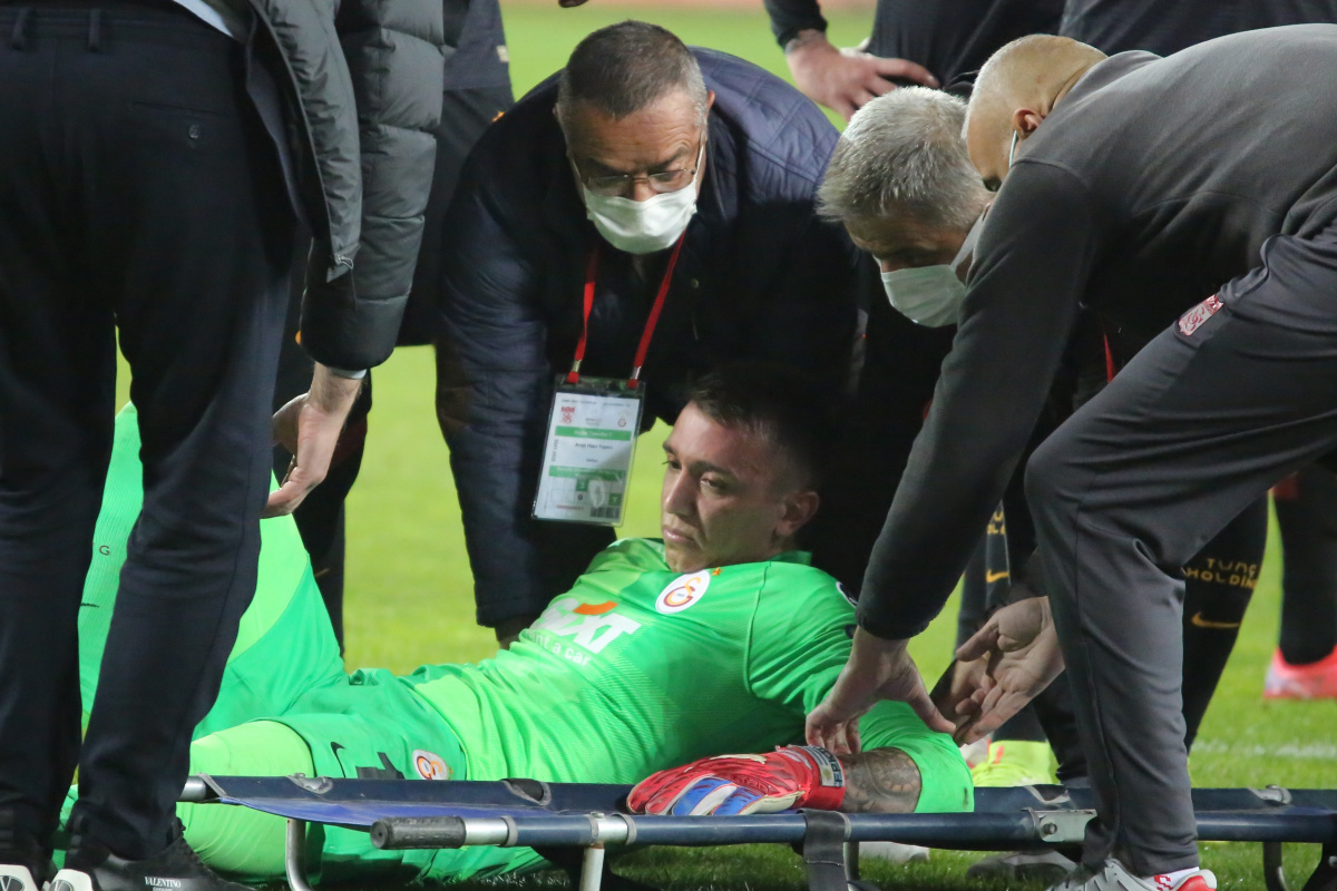 Galatasaray'da Muslera şoku!