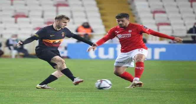 Ahmet Oğuz cezalı duruma düştü