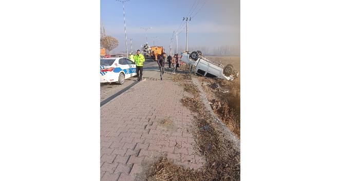 Patlayan su borusunun oluşturduğu buz, kazaya neden oldu