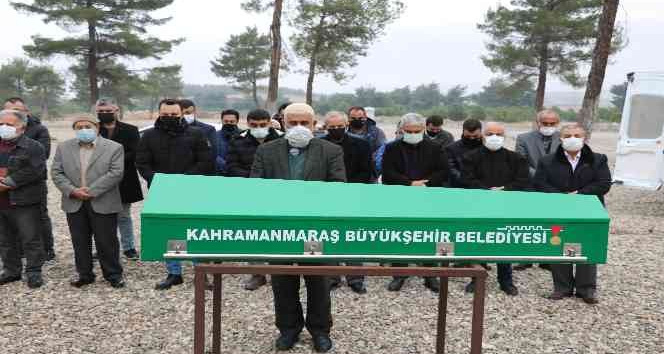 Sahte içkiden ölen yaşlı adam toprağa verildi