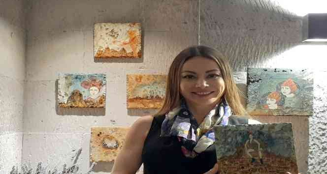 Kapadokya sevdasını taşlara resmetti