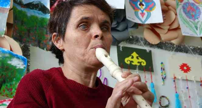 Gönül gözüyle çaldığı flütle yüreklere dokunuyor