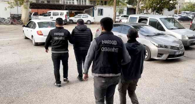 Uyuşturucu ve silah takasına polis baskını