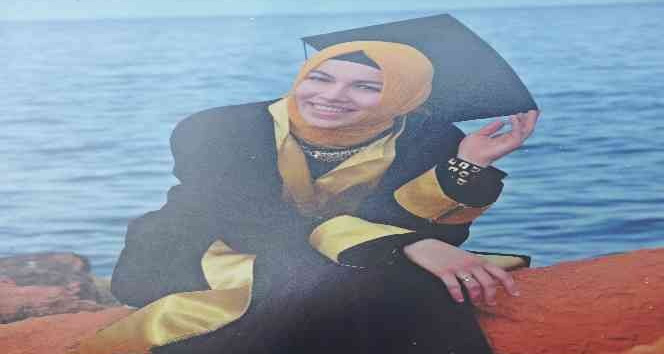 Kazada eşi ile birlikte ölen Edanur öğretmen için görev yaptığı okul önünde tören