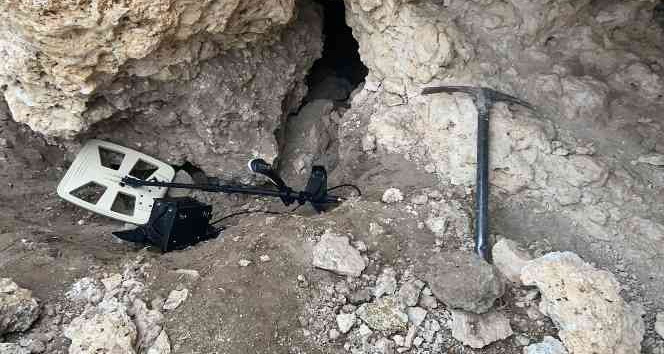 Karaman’da jandarma izinsiz kazı yapan 5 kişiyi yakaladı