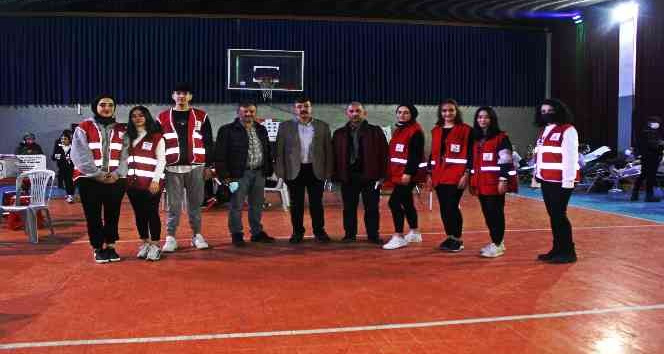 Öğrencilerden kan bağışına destek