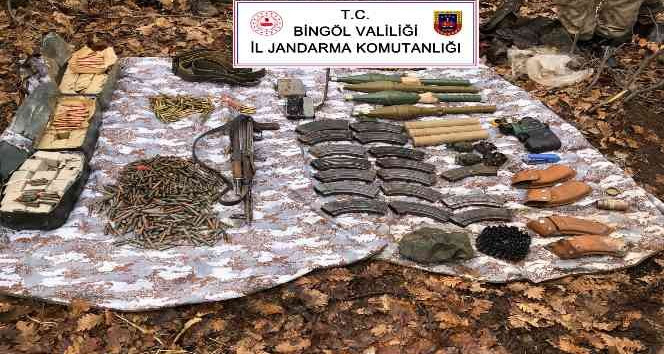 Bingöl’de toprağa gömülü mühimmat ele geçirildi