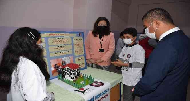 Pamukkale TOKİ Ortaokulu’nda 4006 Bilim Fuarı açıldı