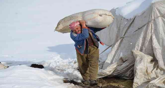 Şırnak’ta 4 yıldır yaylada tek başına eksi 30 derecede yaşıyor