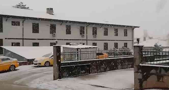 Kırıkkale’ye mevsimin ilk karı düştü