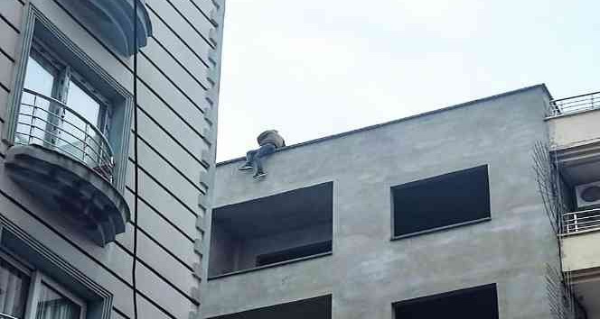 Polis intihar girişiminde bulunan genci ikna ederek kurtardı