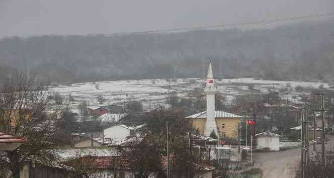 Edirne’de sınır köylerin beyaz örtüsü havadan görüntülendi