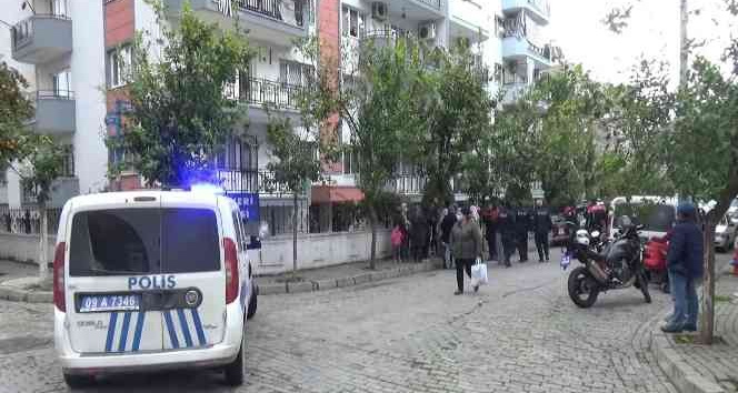 Silahla kendini vuran emekli polis kaldırıldığı hastanede hayatını kaybetti