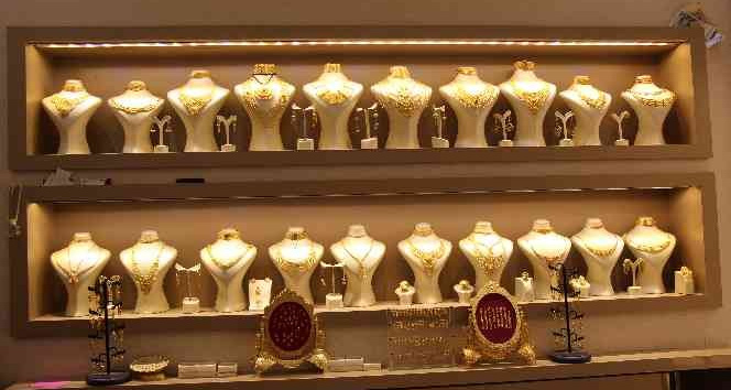 Vatandaştaki gram altının iniş ve çıkış beklentisi kuyumculuk sektöründe satışları durgunlaştırdı