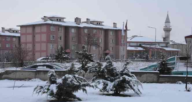 Bitlis’te 4 köy yolu ulaşıma kapandı