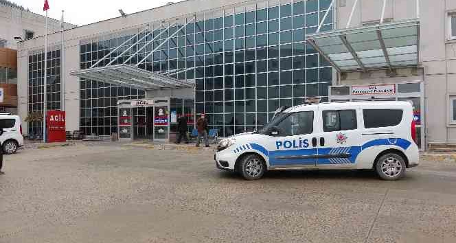 Öğrenci, müdür yardımcısını bıçakladı